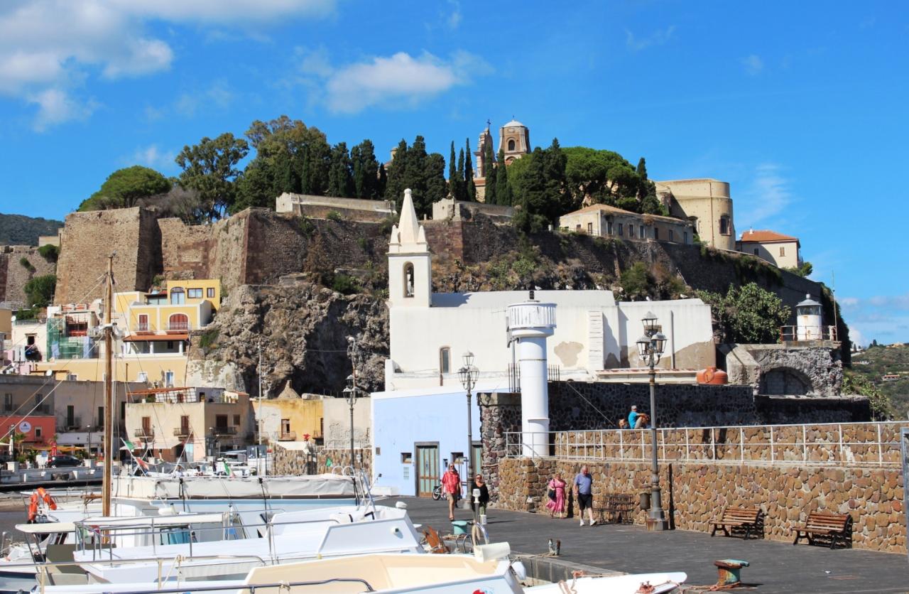 Sicílie, Liparské ostrovy - letecky