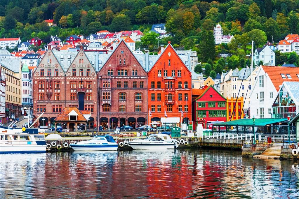 Zlatá Cesta Severu A Srdce Norských Fjordů