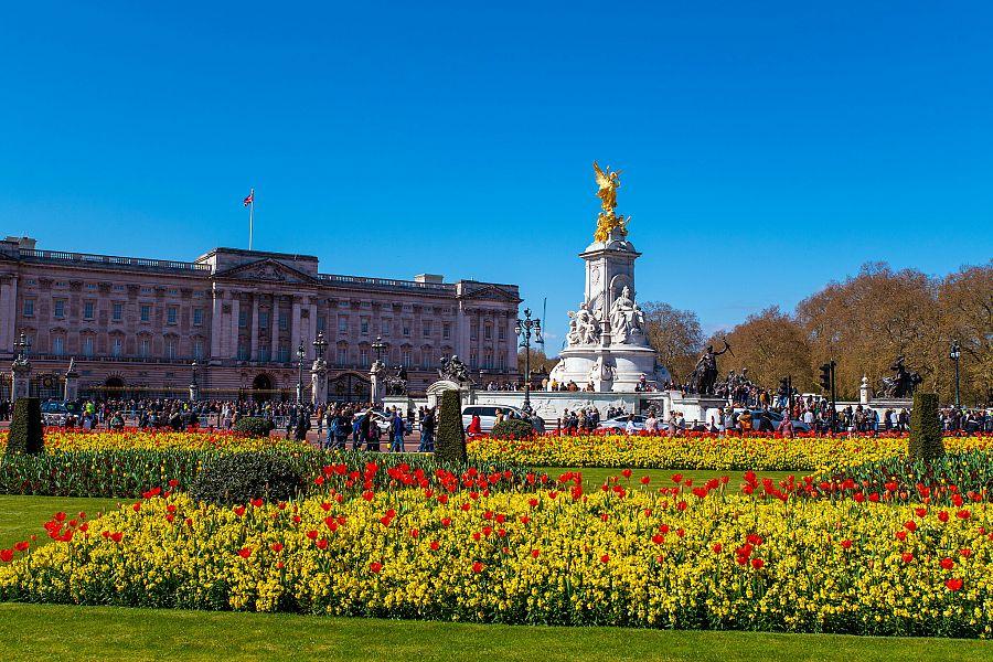 Londýn pro milovníky vojenství + HISTORICKÉ DOKY V PŘÍSTAVU PORTSMOUTH (letecky