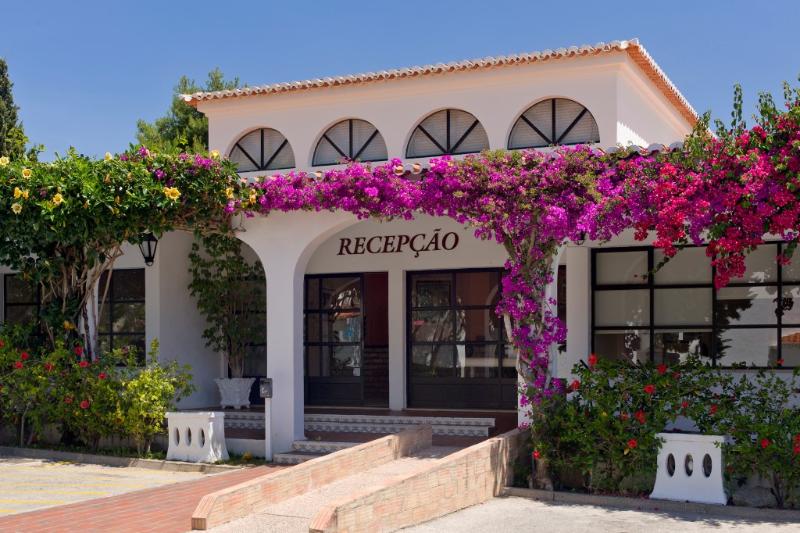 ROCHA BRAVA APARTMENTS