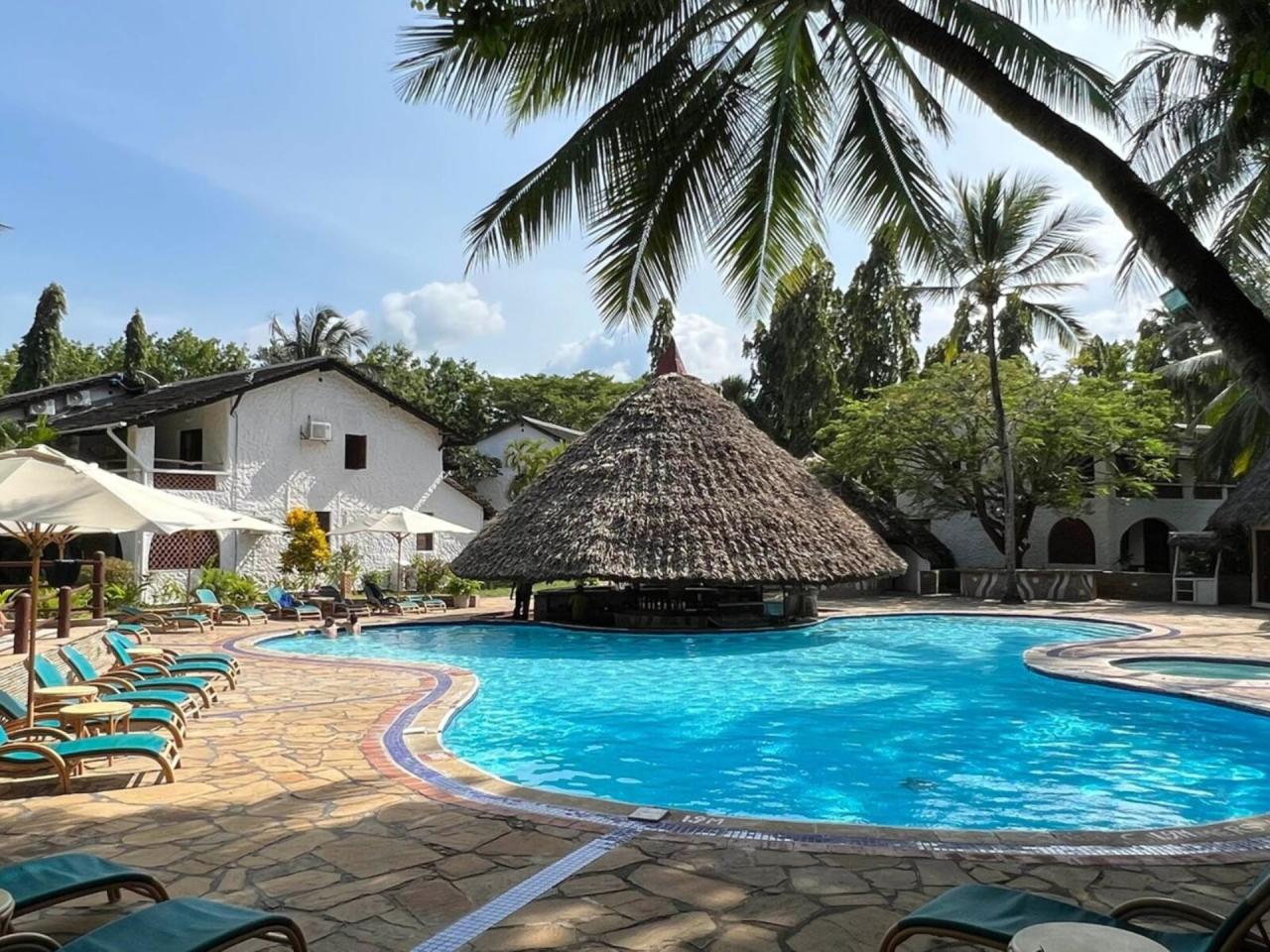 Pinewood Beach Resort & Spa