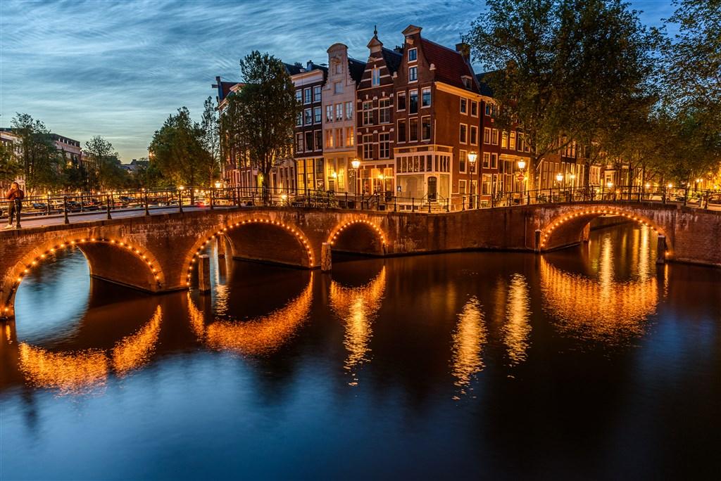 Amsterdam, pohádkový Giethoorn a rozkvetlý Keukenhof