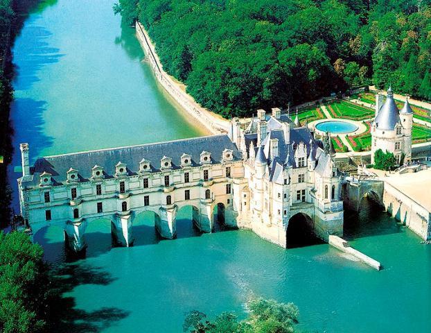 Zámky na Loiře - za Johankou z Arku i L. da Vinci - letecky