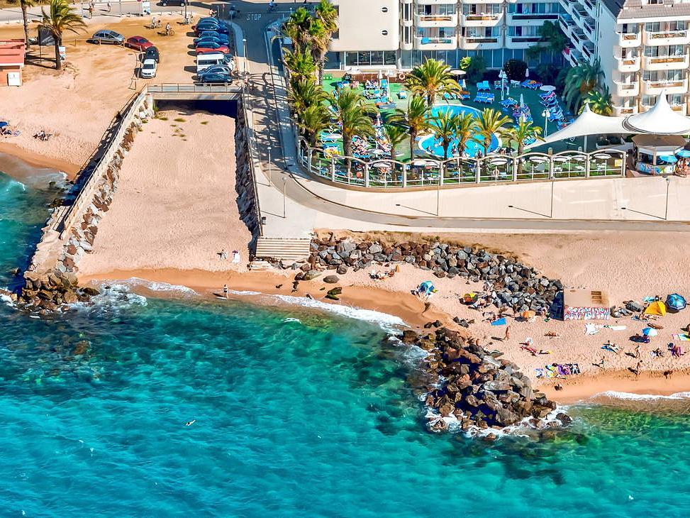 CAPRICI BEACH & SPA