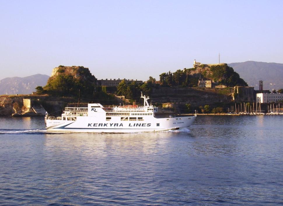 Korfu a Albánie - letecky