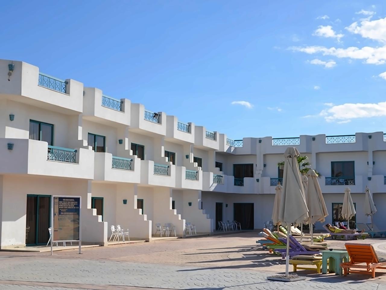 Sharm Cliff