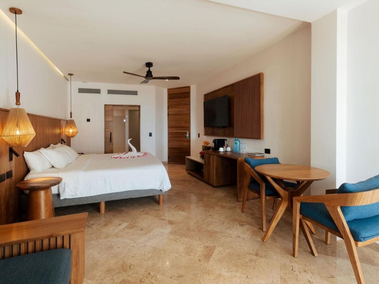 Akumal Bay Beach & Wellness Resort
