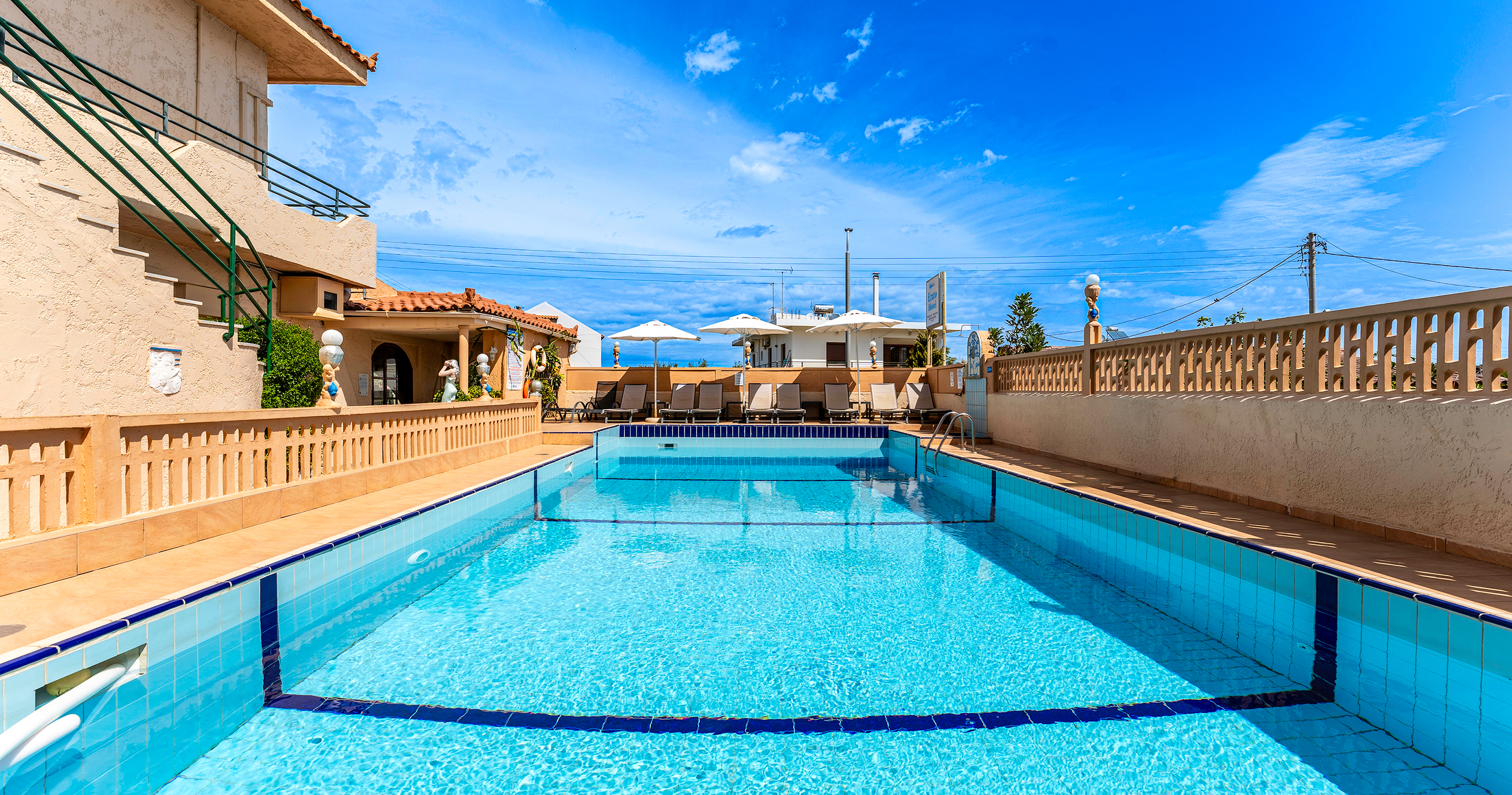 Hotel Evina Rooms & Suites