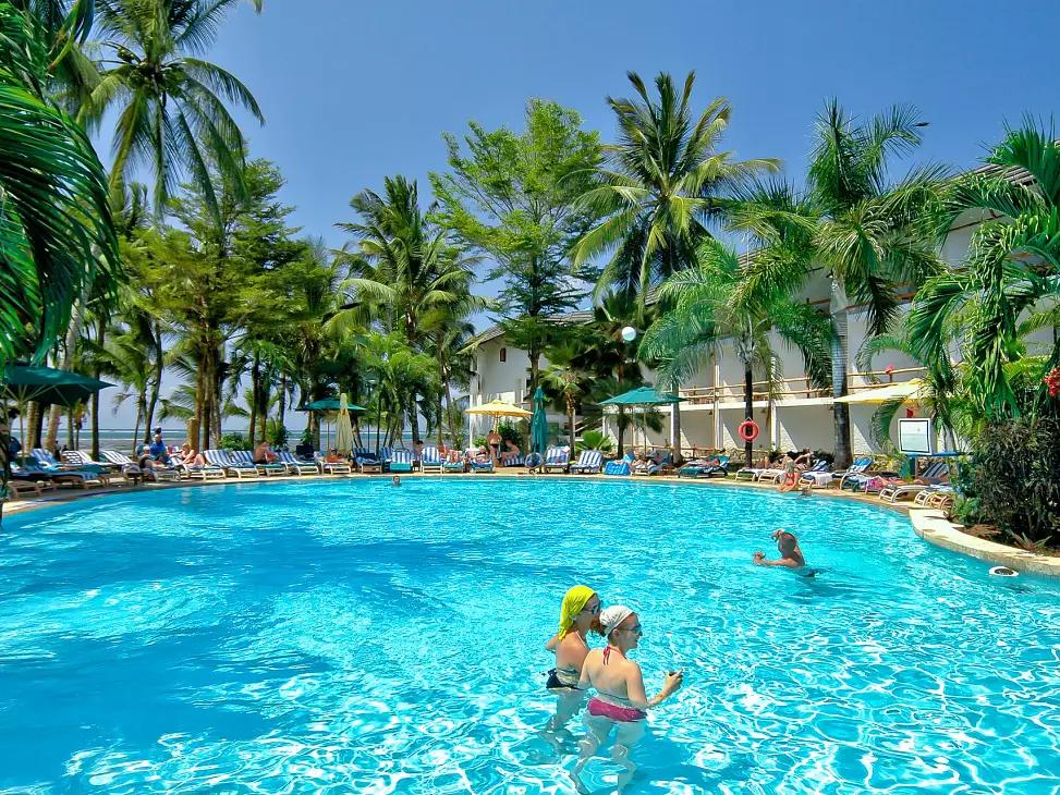 Travellers Beach Hotel & Club