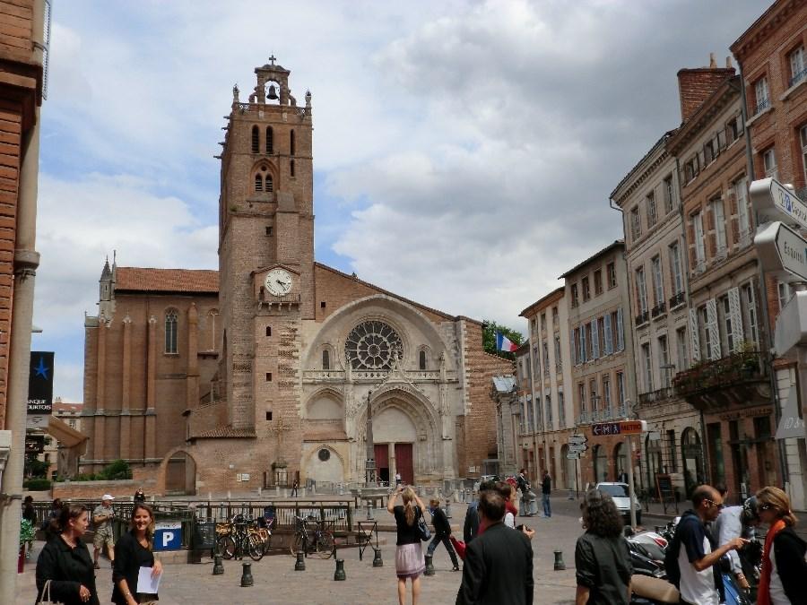 Města Pod Pyrenejemi Let