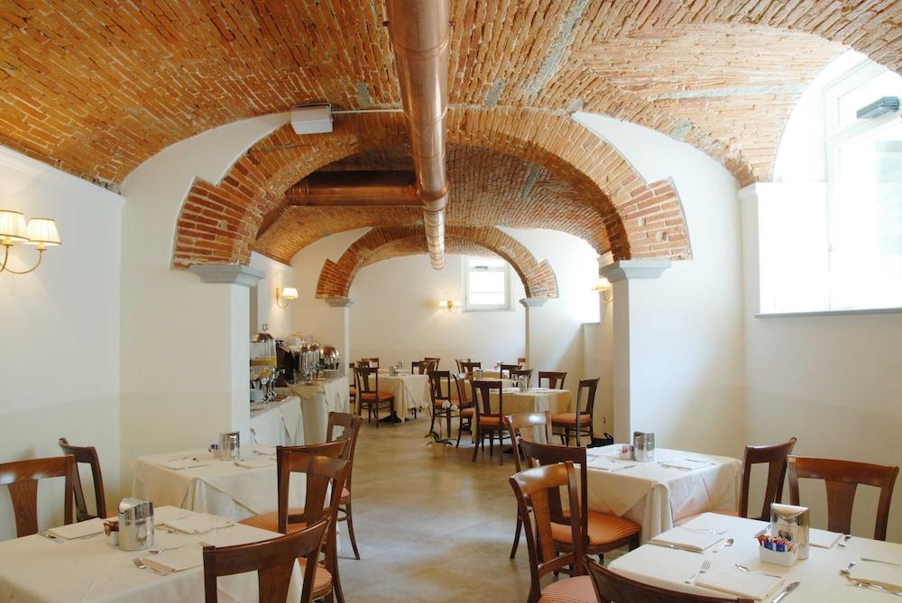 Hotel Embassy 4*, Florencie - letecky