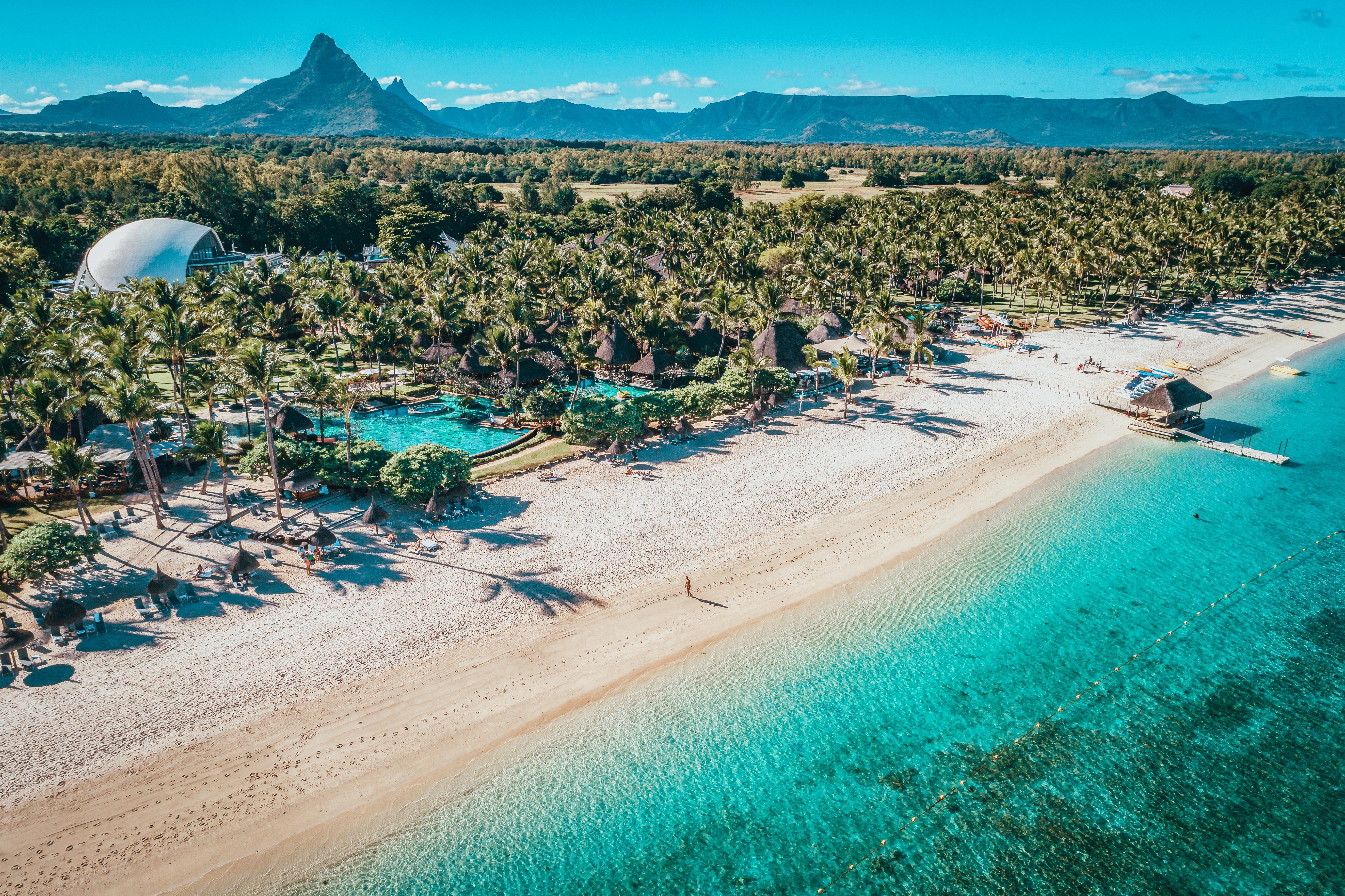 La Pirogue, A Sun Resort