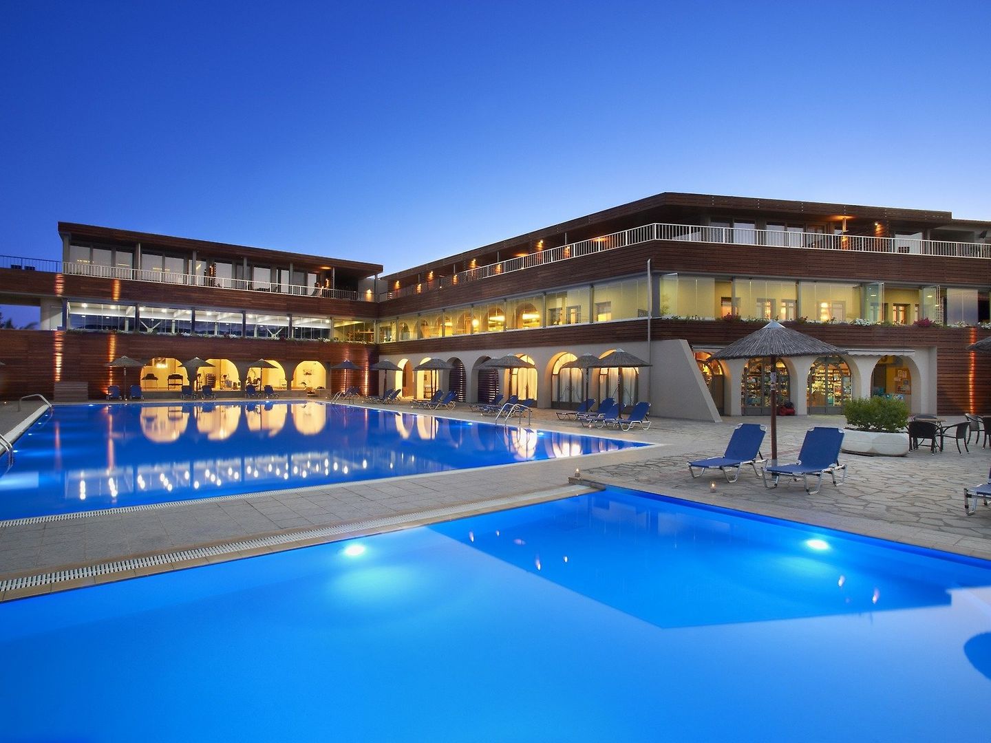 Blue Dolphin Resort Hotel (Halkidiki)