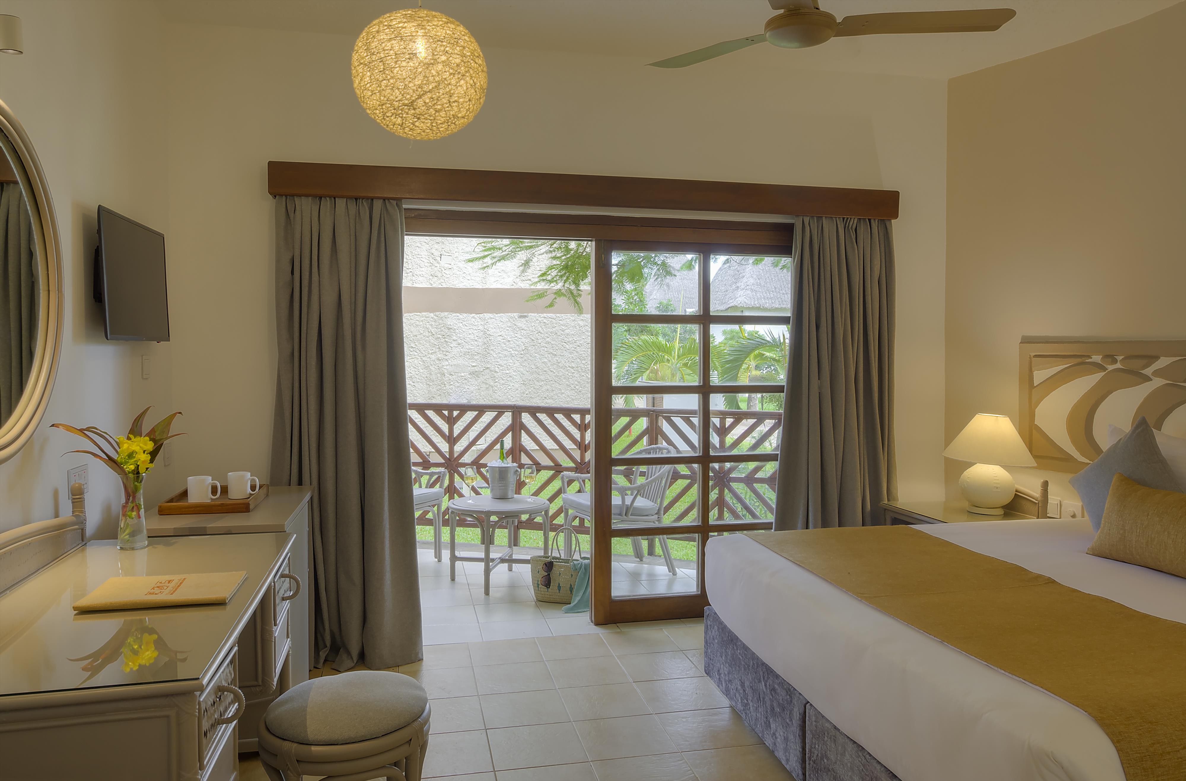 2 dny Safari Tsavo East + pobyt u moře v Neptune Village