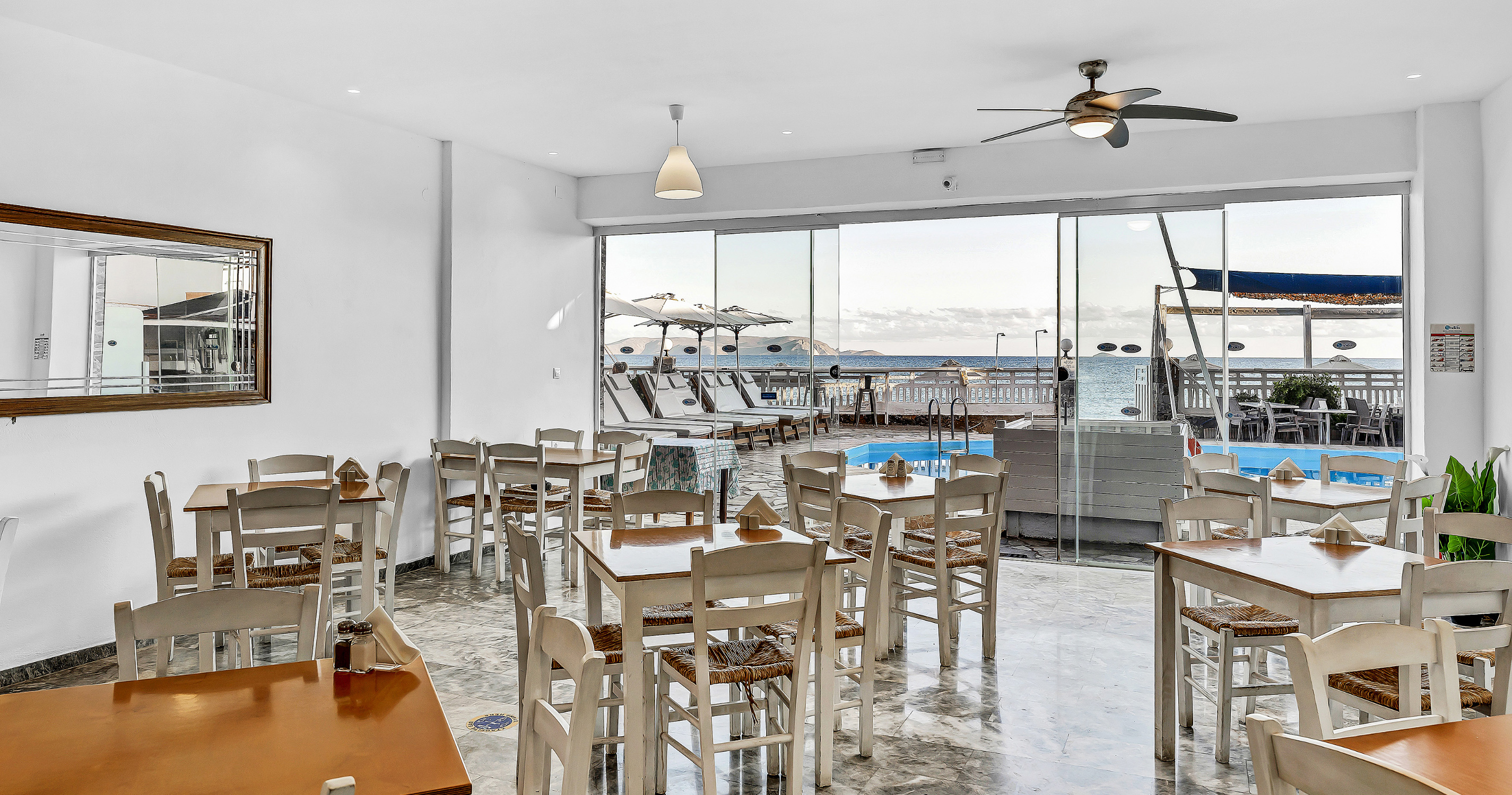 Hotel Almare Beach