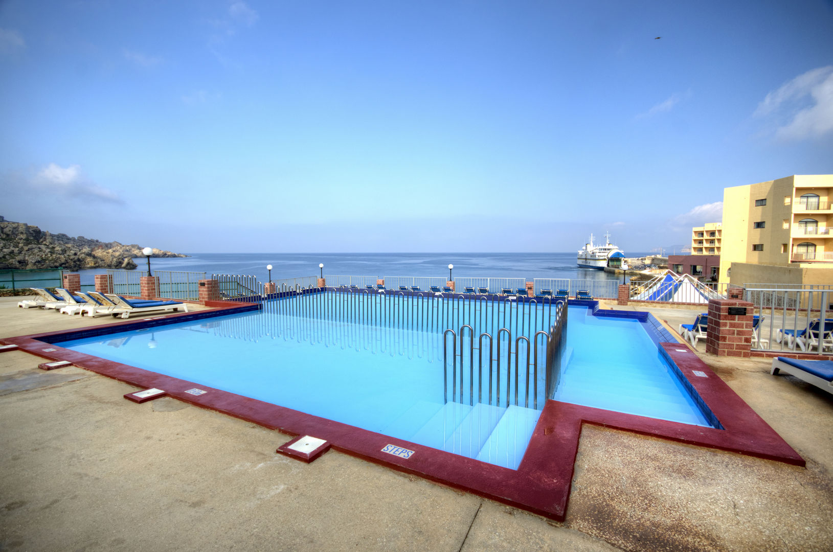 Hotel Paradise Bay Resort