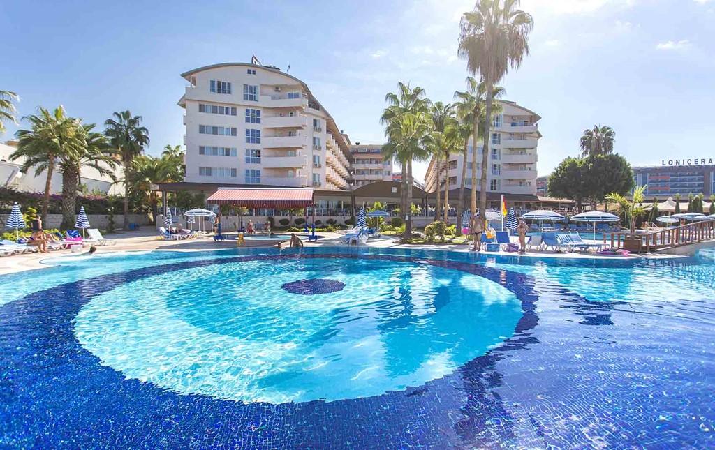 Hotel Lonicera Club&beach