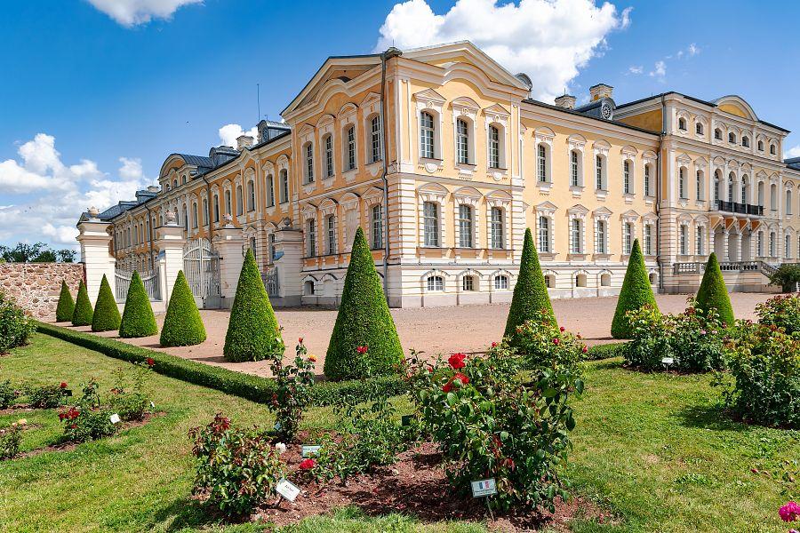 To nejlepší z Rigy a Vilniusu + NÁRODNÍ PARKY + TAJEMSTVÍ HORY KŘÍŽŮ (letecky z