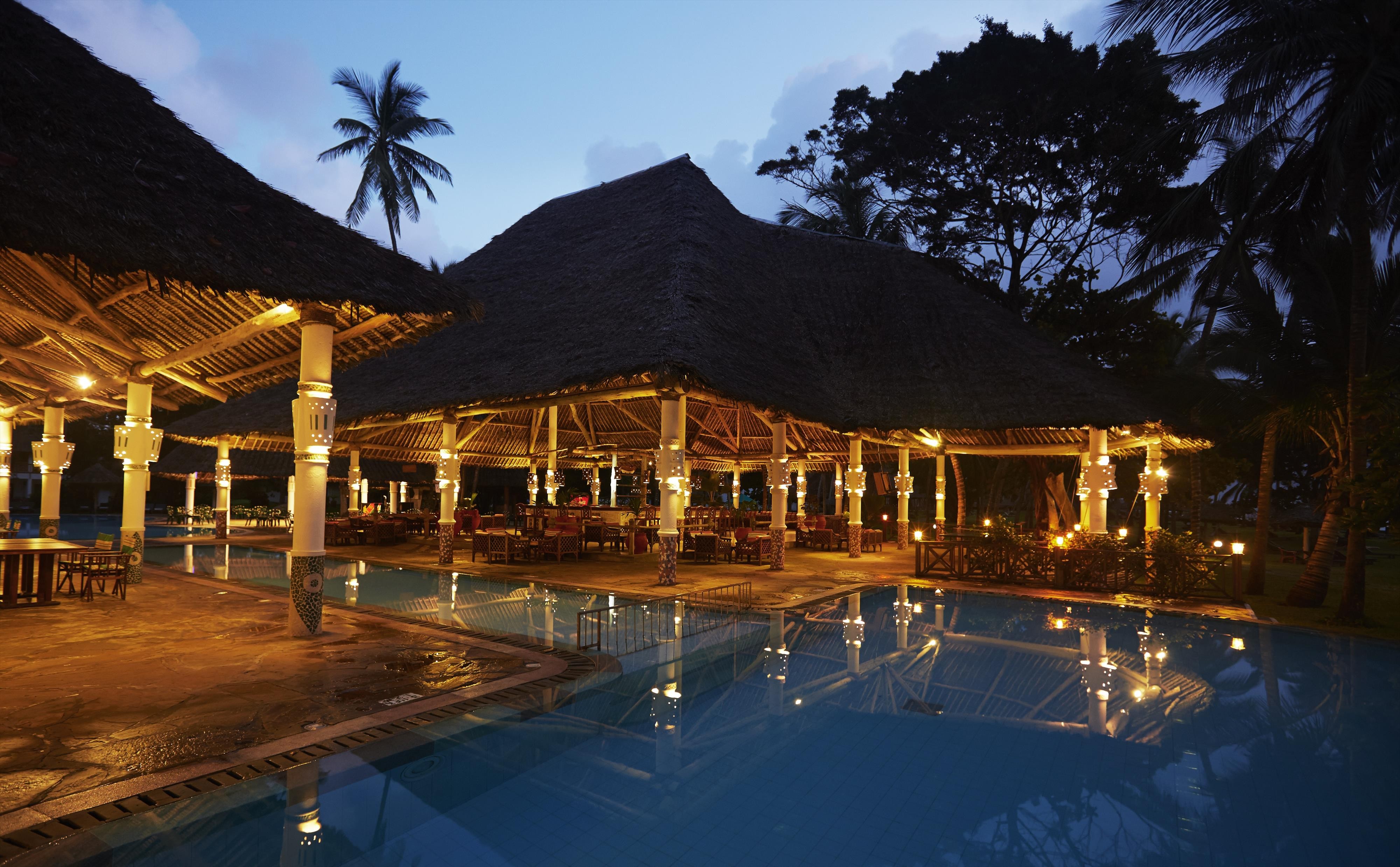 2 dny Safari Tsavo East + pobyt u moře v Neptune Village