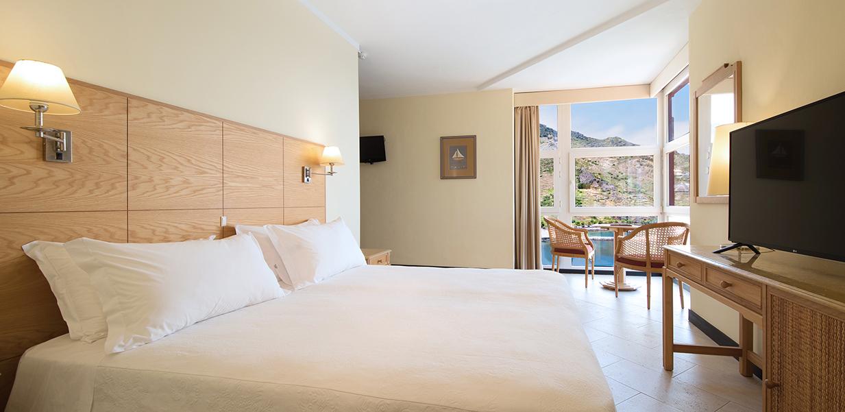 Baia Madeira Hotel - Ocean Beachfront