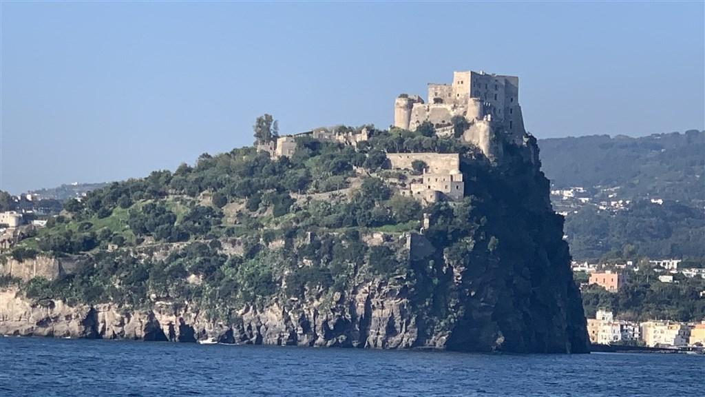Ischie, Capri, Procida - 3 Sirény Neapolského zálivu