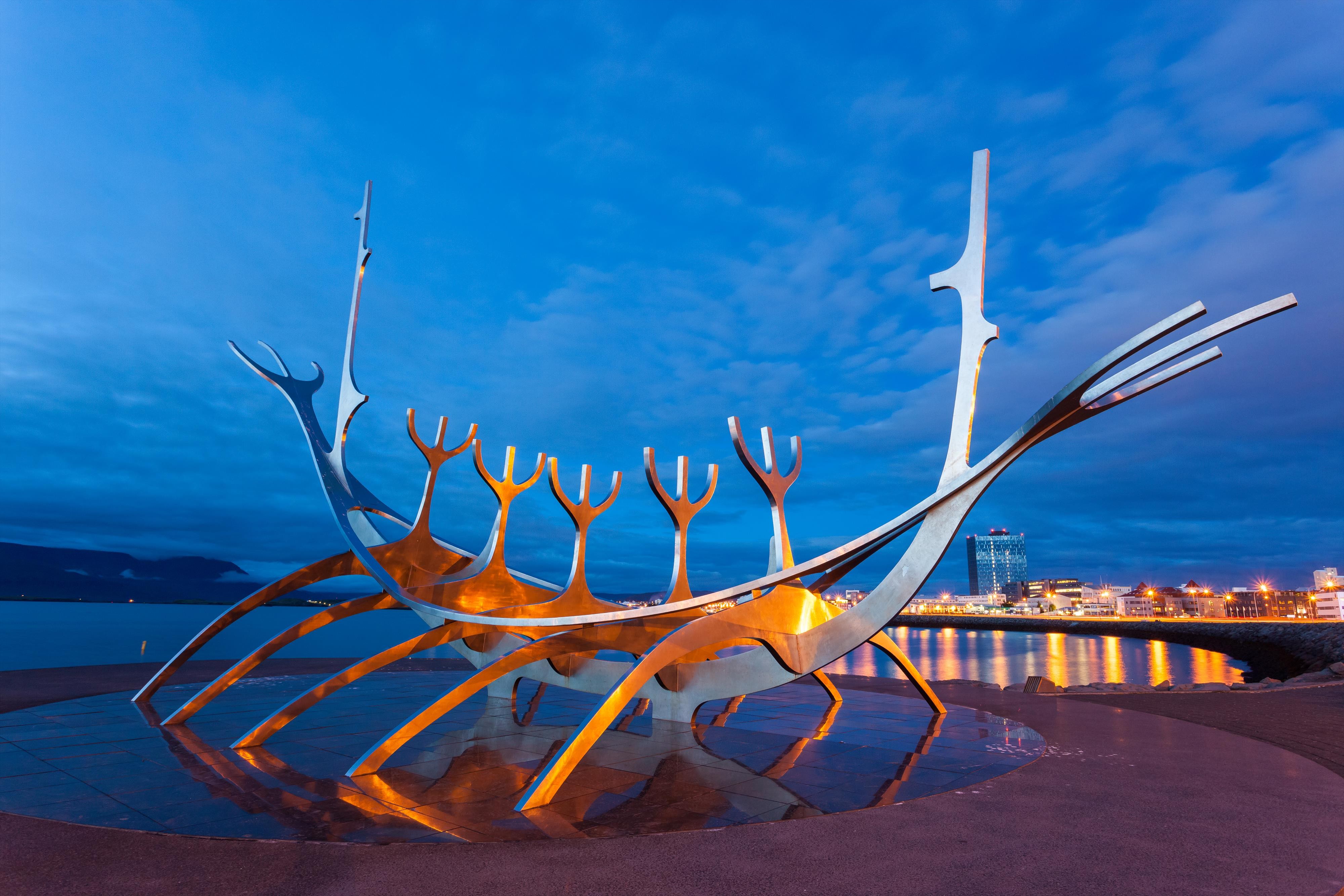 Májové gejzíry, ledovce a vodopády Islandu