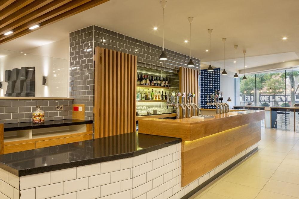 Hotel Holiday Inn Express 3*, Dublin - letecky