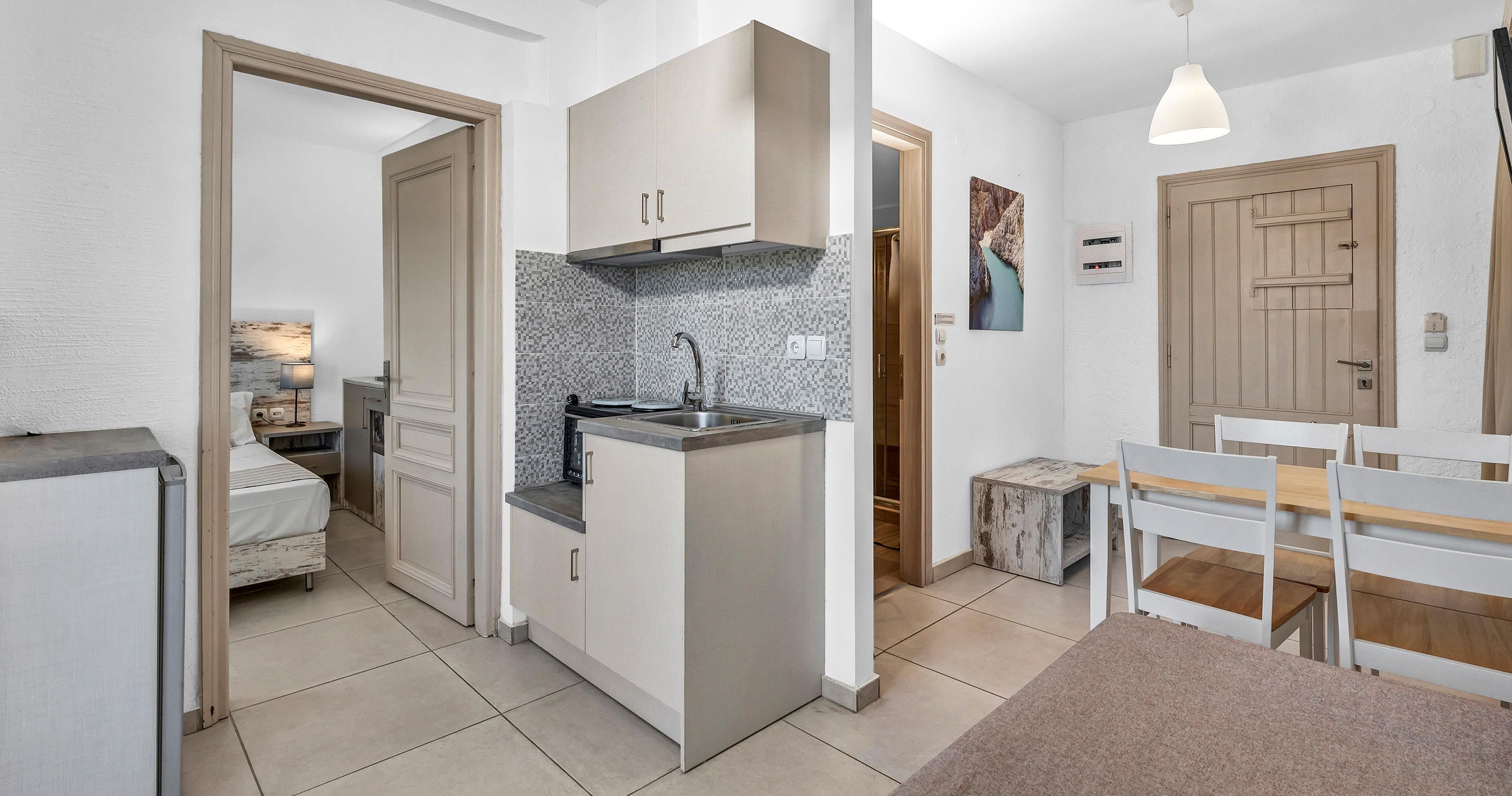 Hotel Evina Rooms & Suites