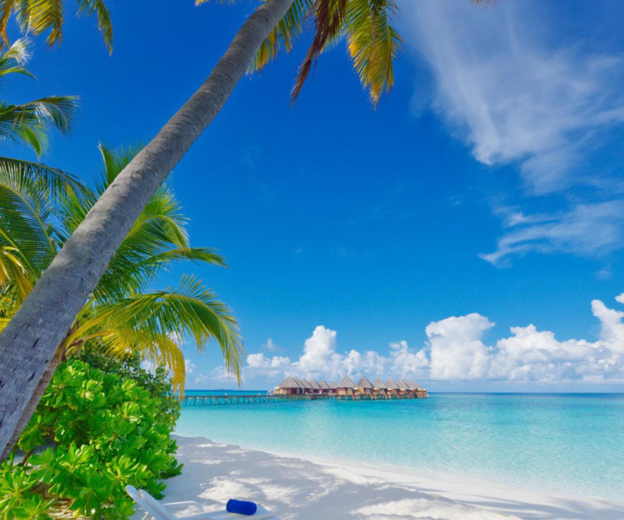 Angaga Island Resort & Spa