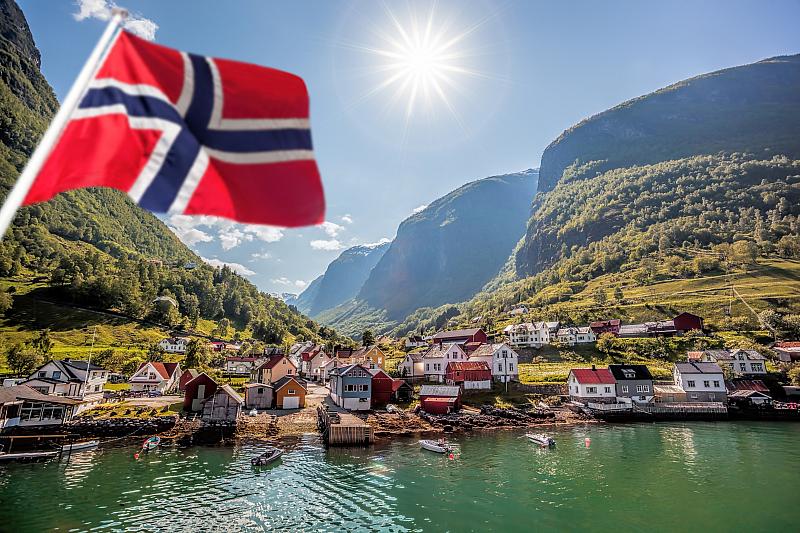 Norsko - vlakem a lodí mezi Fjordy a horami - Norsko Snídaně