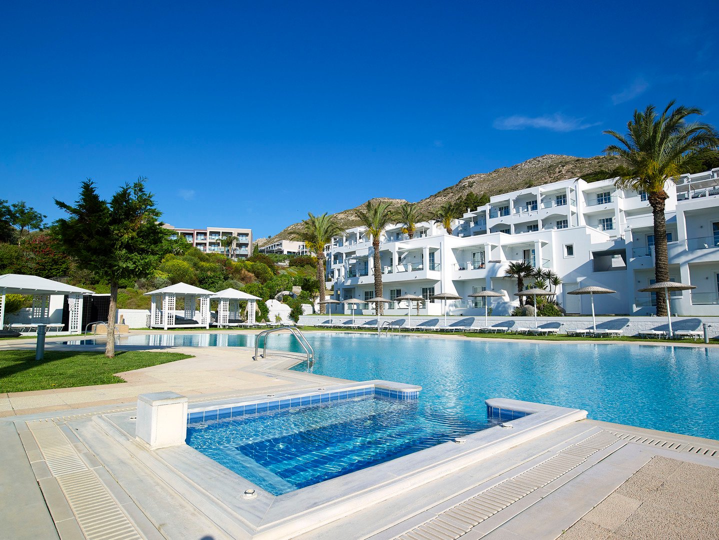 Dimitra Beach Hotel & Suites