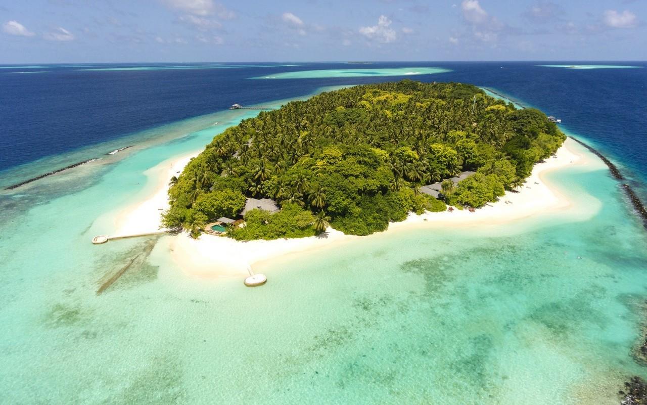 Royal Island Resort & Spa