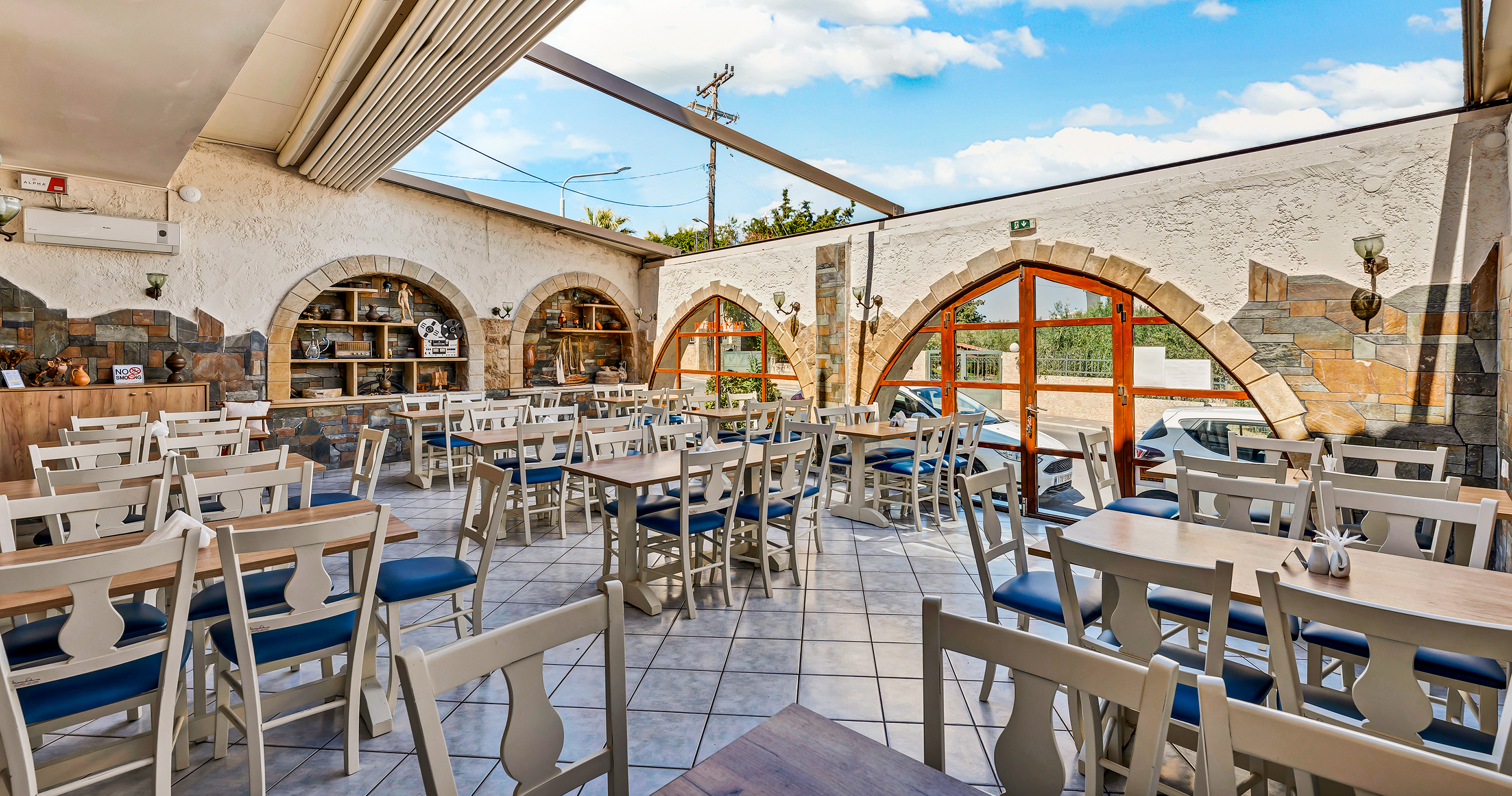 Hotel Evina Rooms & Suites