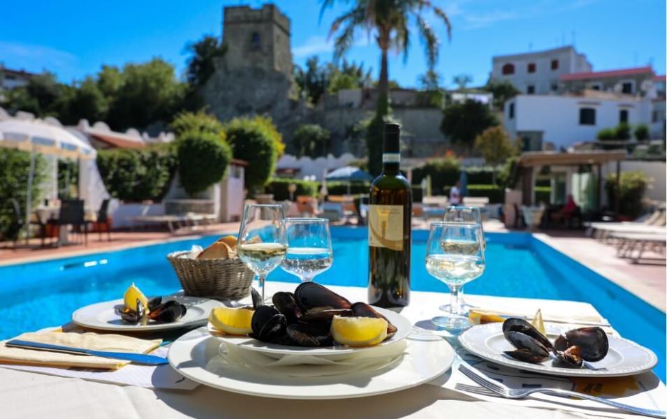 Itálie / Neapolský záliv, Ischia - hotel Lord Byron***