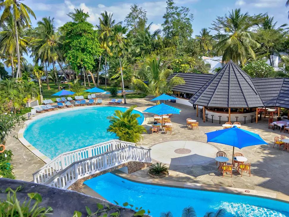 Travellers Beach Hotel & Club