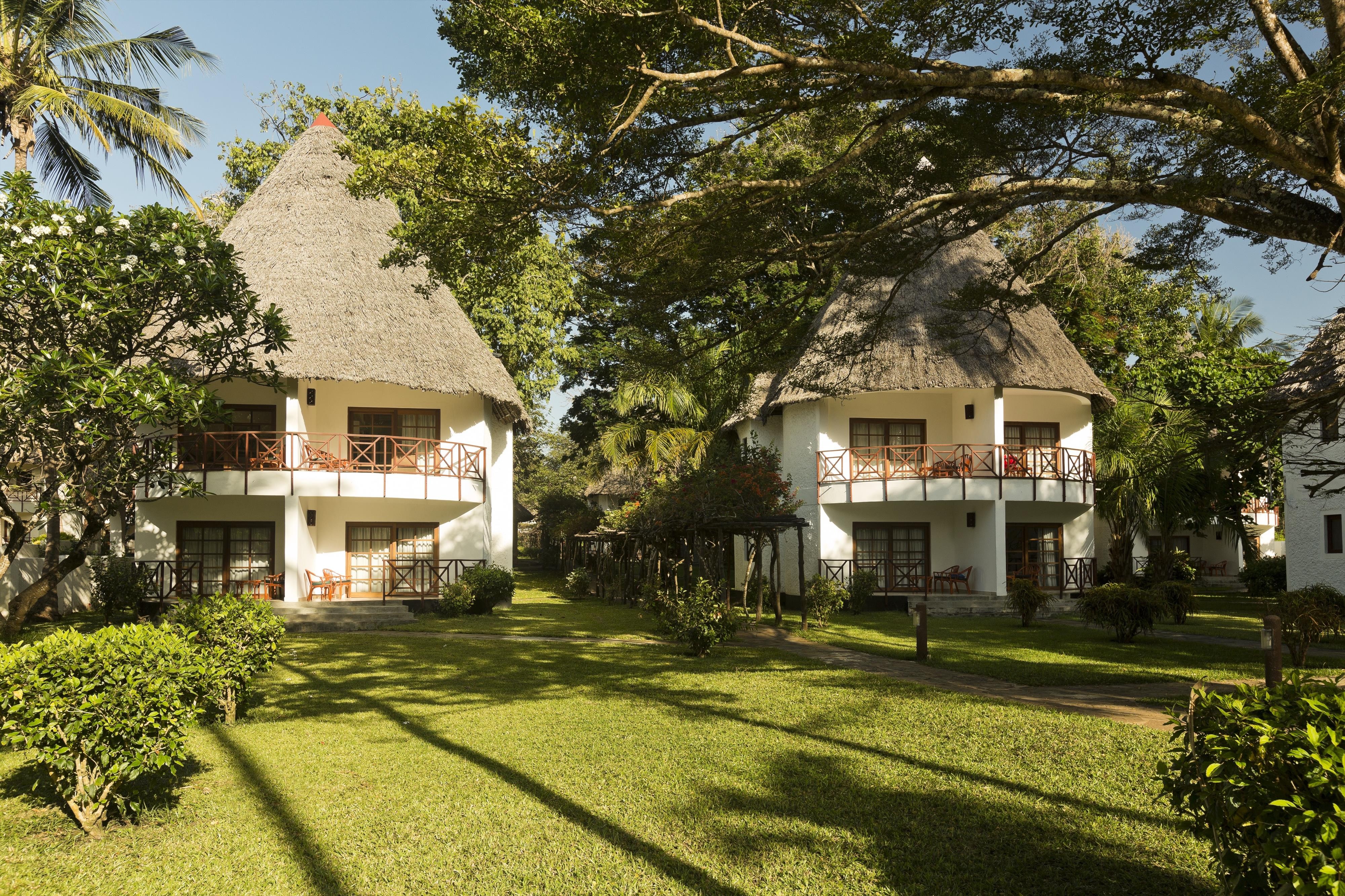 2 dny Safari Tsavo East + pobyt u moře v Neptune Village