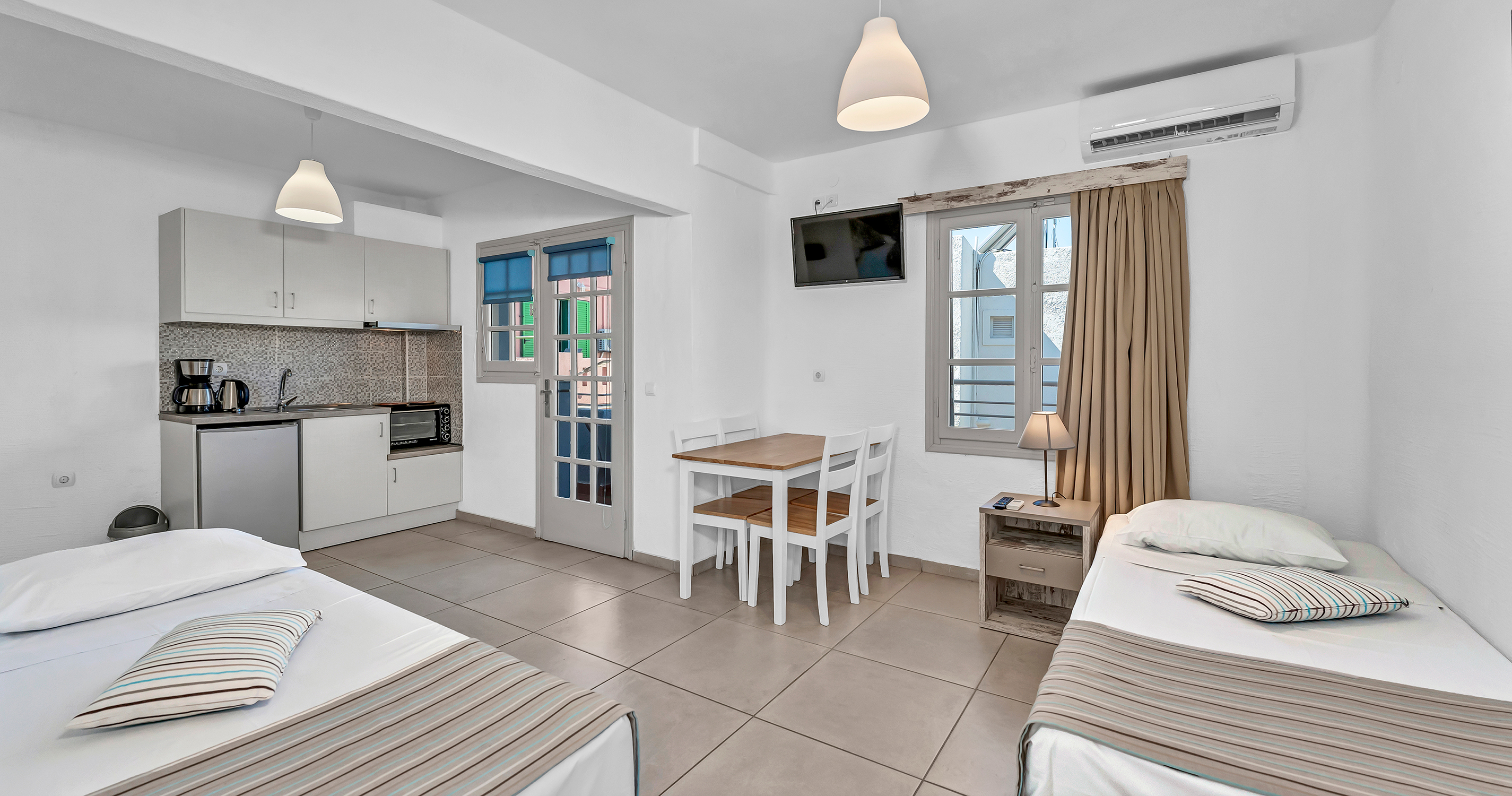 Hotel Evina Rooms & Suites
