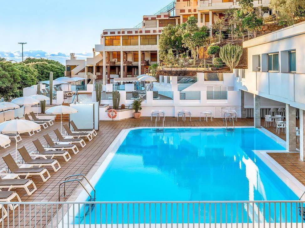 FERGUS Cactus Garden