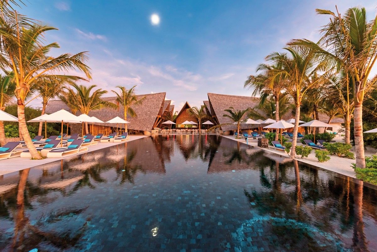 Movenpick Resort Kuredhivaru Maldives CACHE transfer included
