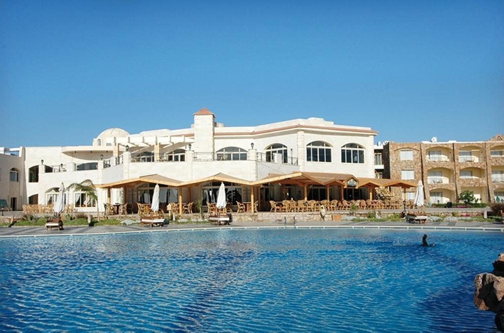 ROYAL BRAYKA BEACH