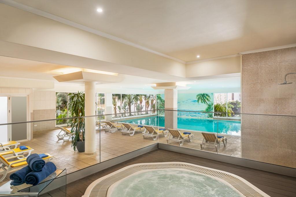 Madeira - turistika přes levády až k oceánu, odlet z Prahy