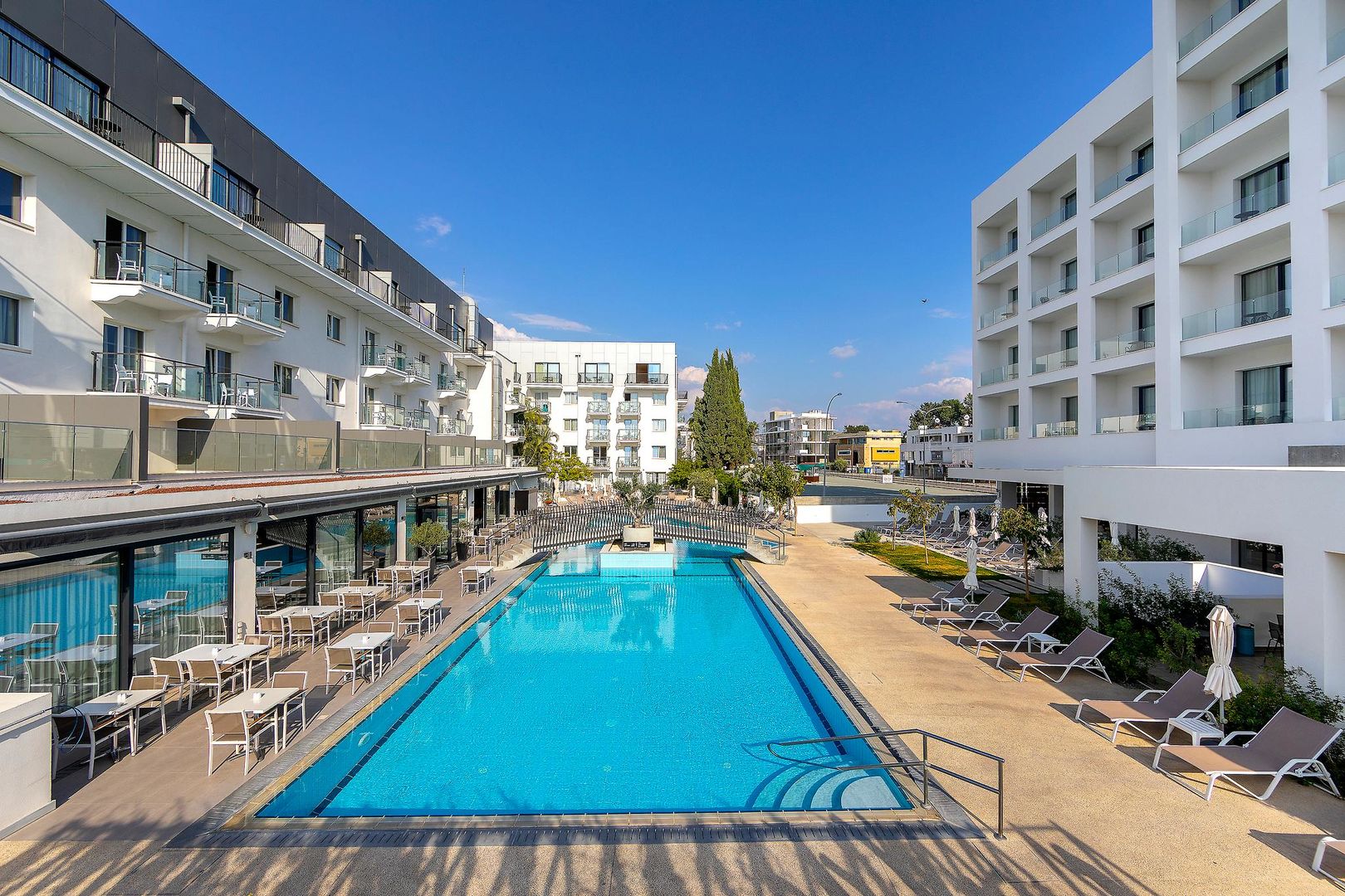 Anemi Hotel & Suites