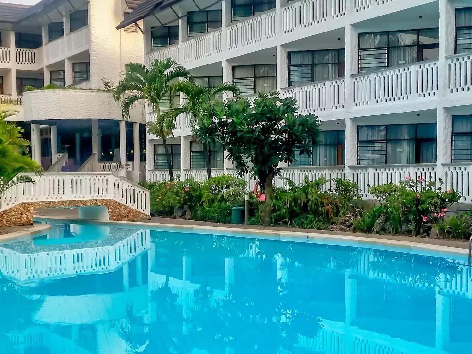 Travellers Beach Hotel & Club