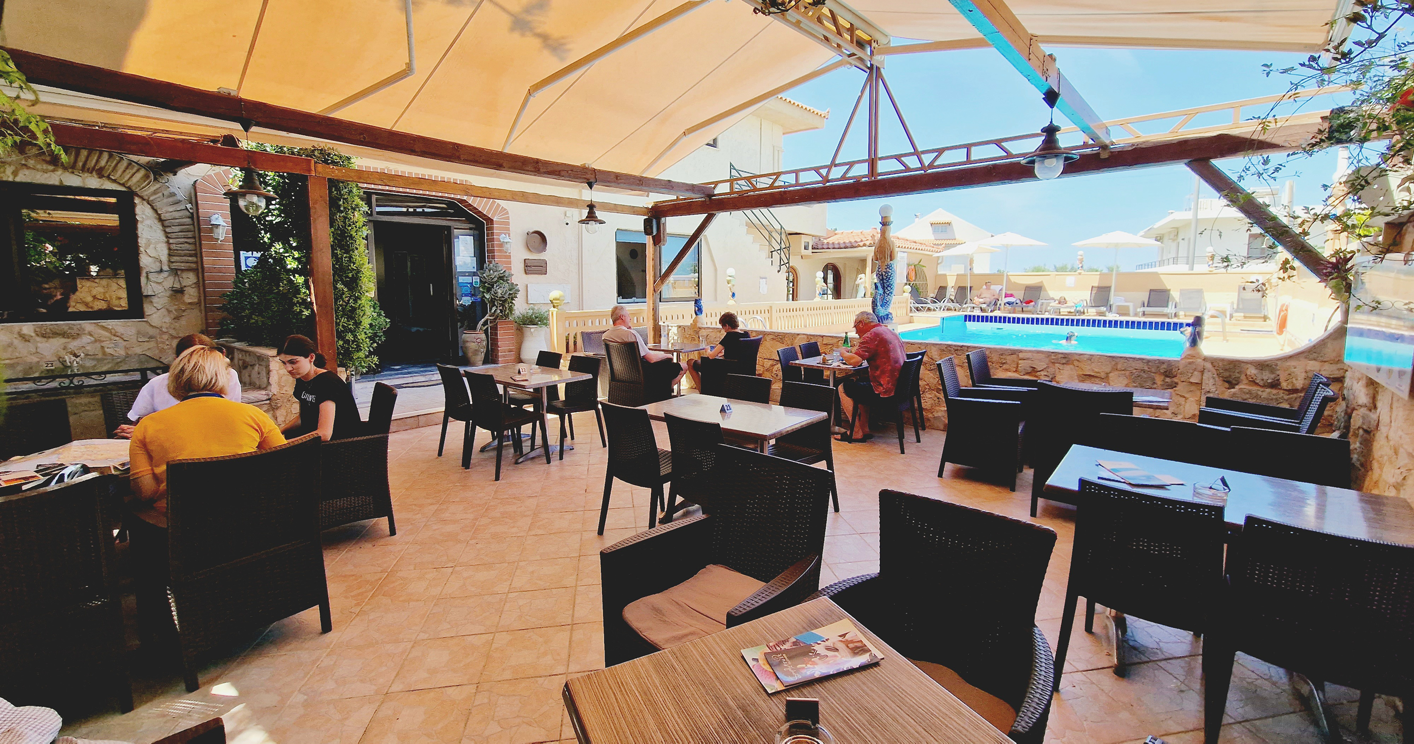 Hotel Evina Rooms & Suites