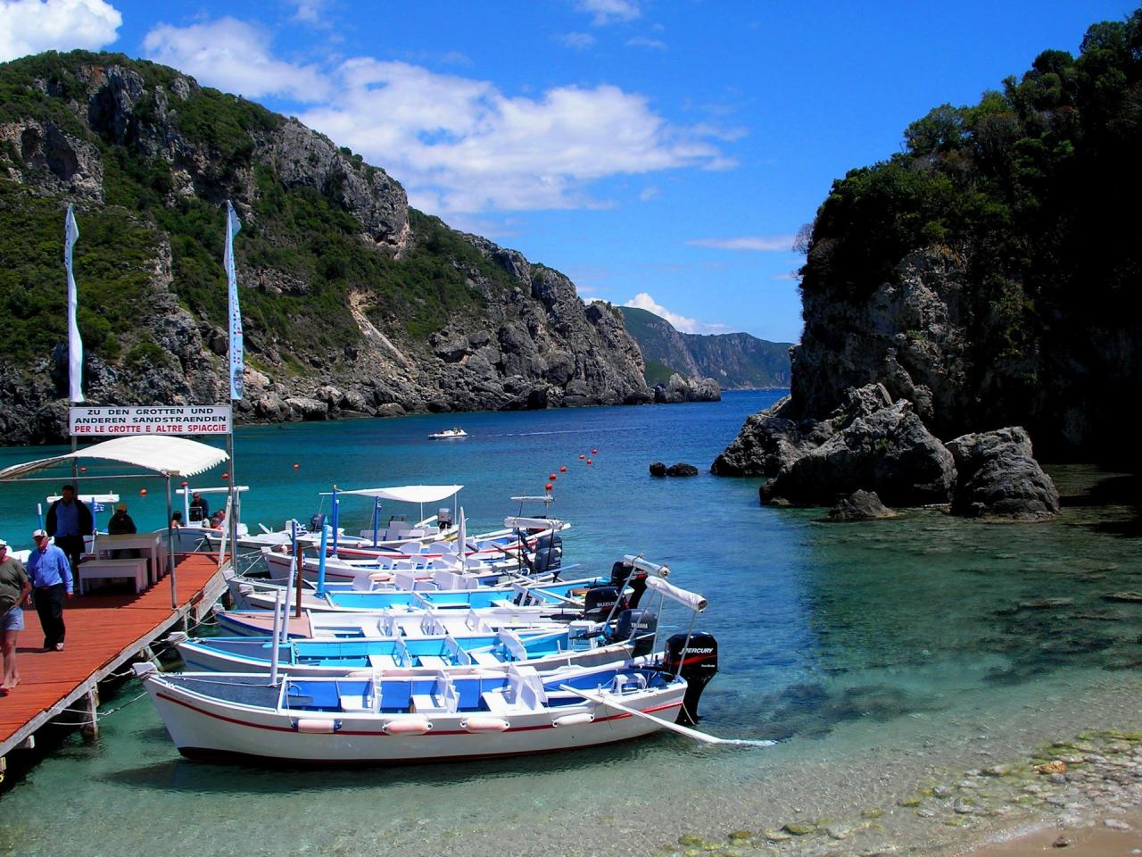 Řecké Korfu a Albánie