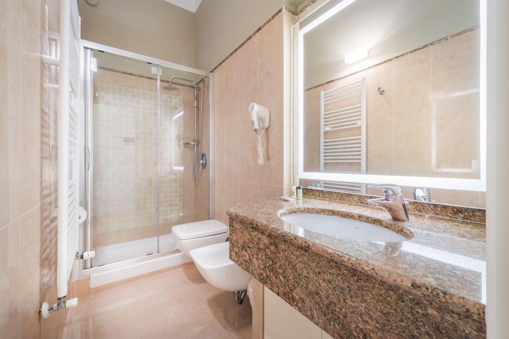 Hotel Embassy 4*, Florencie - letecky