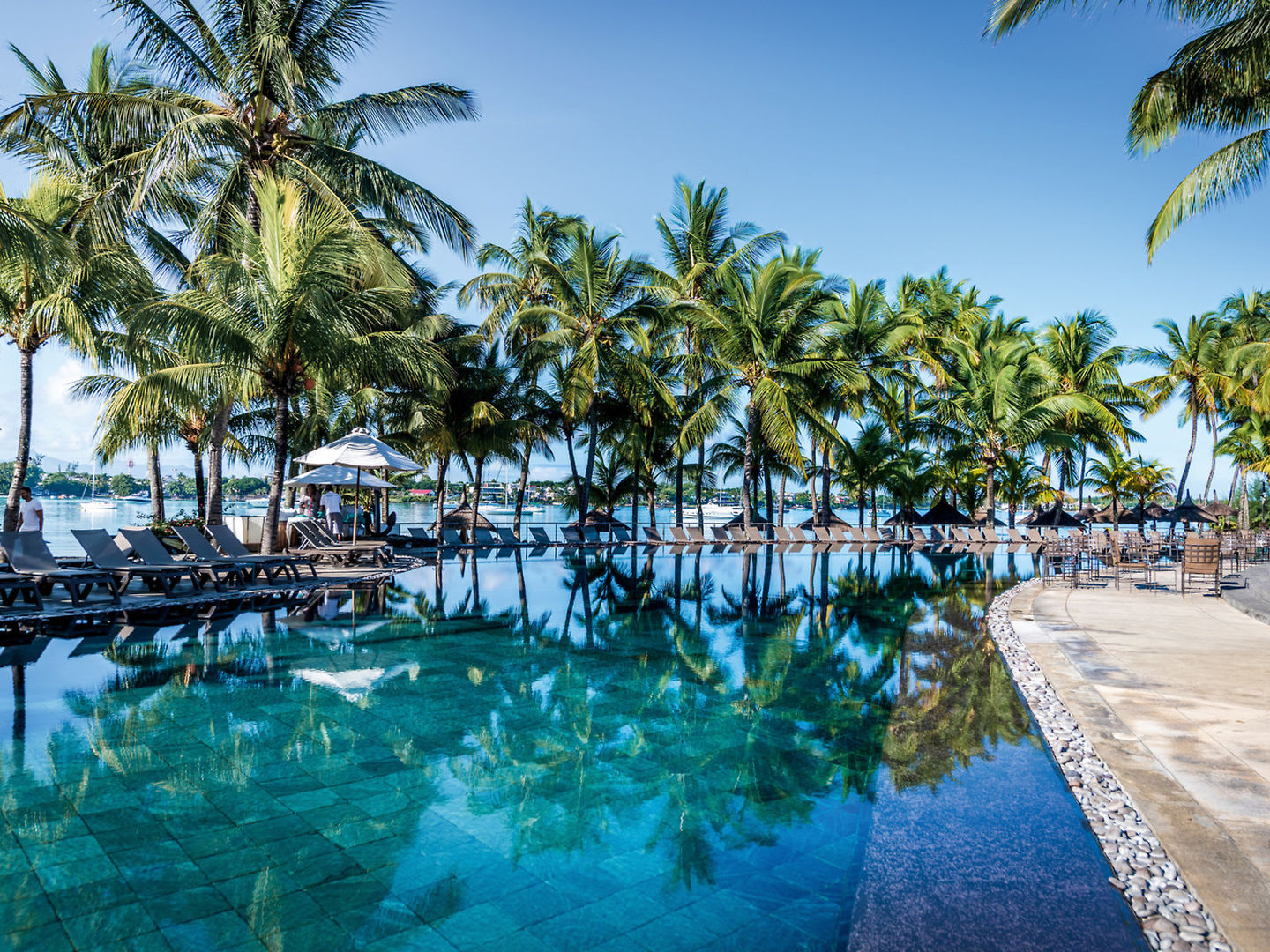 Mauricia Beachcomber Resort & Spa  