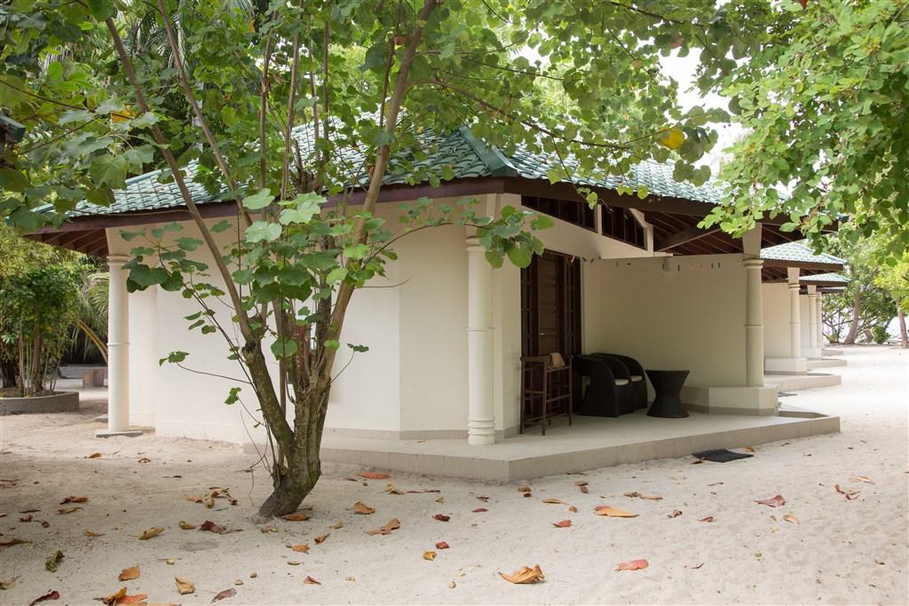 Embudu Village Resort