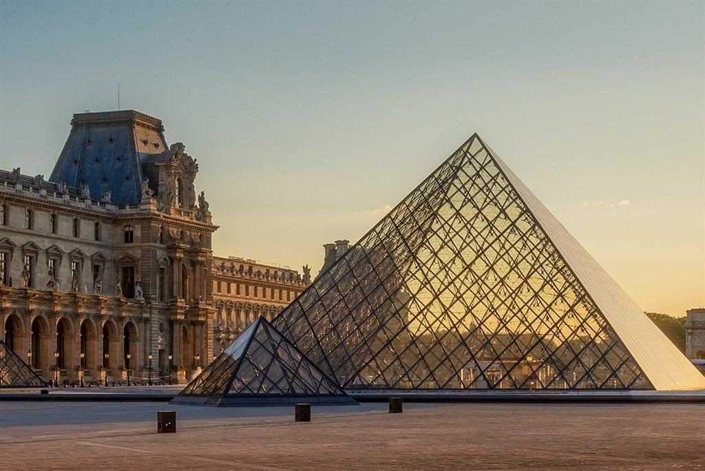 Adventní Paříž A Kabaret V Moulin Rouge – Letecky