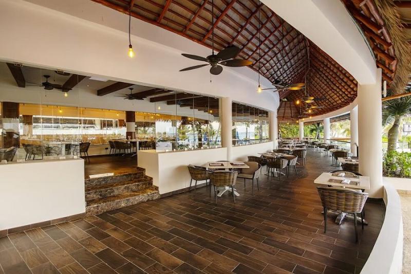 The Reef Playacar